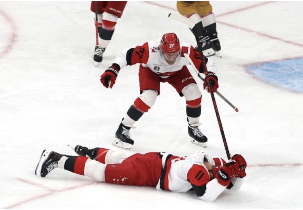 Hurricanes top Golden Knights, even Stanley Cup Final at 2-2